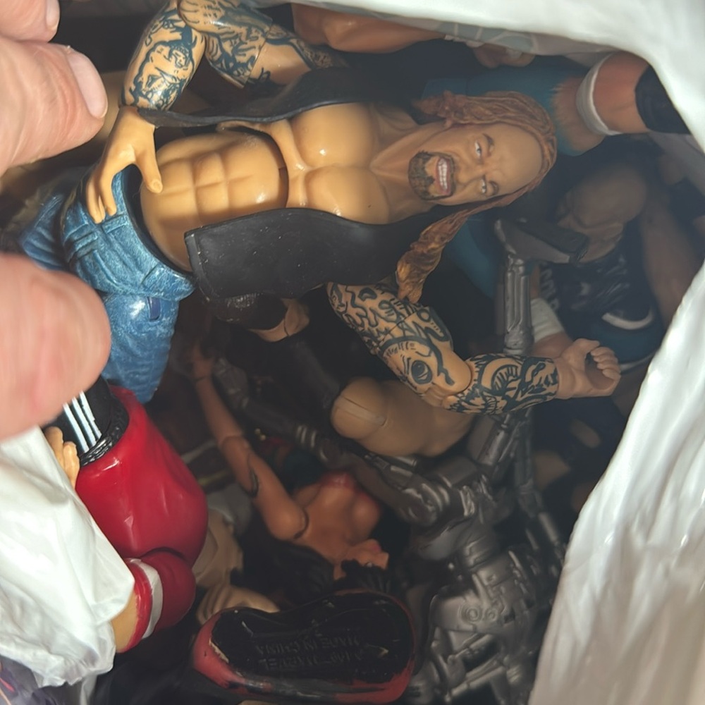WWE WWF AND TNA 1990s wrestling action figure mystery bundle of 10 figures !!